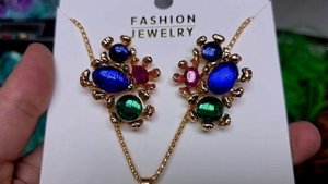 Колье, пусеты, комплекты