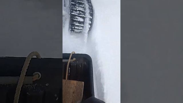мотоблок на гусеницах по снегу