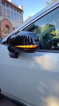 Динамические указатели поворотов TOYOTA RAV4 XA50.