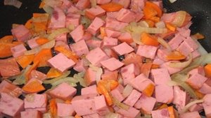 Фасолевый суп с колбасой