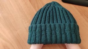 Шапка с подкладом и фиксированным отворотом.