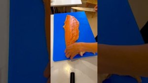 Очистка форели от кожи и костей

https://bratyanasushi.ru