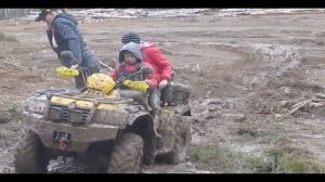 дети на квадроциклах