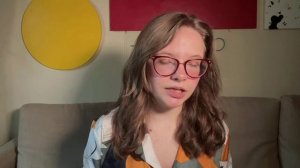 Пёсик перевозбужден от самого начала до конца прогулки