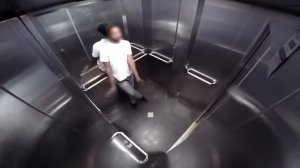 Прикол в лифте Диарея!!!!! ПОЛНЫЙ РЖАЧ!!!!!!!