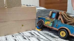 Молния Маккуин и Метр истории про машинки