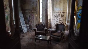 13736507-uhd_3840_2160_30fps