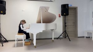 Караева Елизавета, 8 лет. Моцарт - Аллегро
