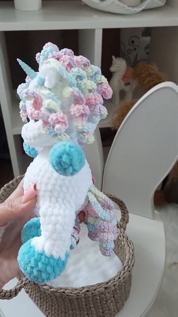 Новенькая люлька с малышкой Единорожкой смотреть онлайн