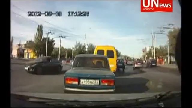 ГИБДД гонит лихача по встречке (Волжский-Волгоград) смотреть онлайн