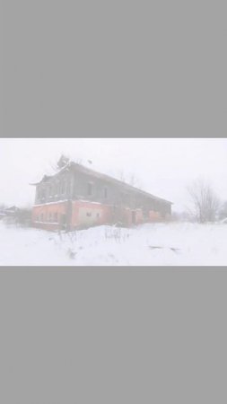 Огромный заброшенный старинный дом. #заброшенныедеревни #дом #деревня #кировскаяобласть