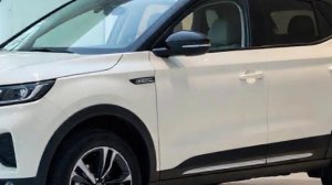 Lada XRAY Cross 2025: Стильный кроссовер с бунтарским характер?