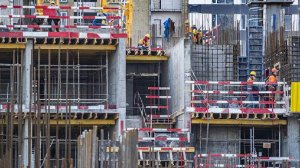 Путин поручил принять меры для снижения рисков банкротства застройщиков