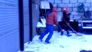 играем в хоккей на улице 1