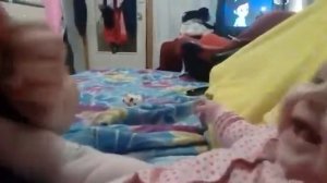 Мама папе шила брюки ))))