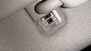 Снятие солнцезащитного козырька на VW Polo лифтбэк