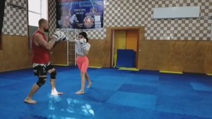 Боец в розовых шортах. Мария. Два месяца тренировок.