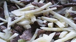 Говядина с огурцом