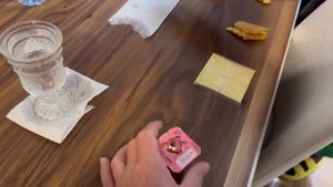 Семейная игра с туалетной бумагой