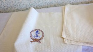 Подсмотрела эту идею в богатом доме. Купила самое дешёвое вафельное полотенце и сразу же переделала