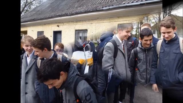 прикольный Ролик на выпускной с переозвучкой и авторской песней смотреть онлайн