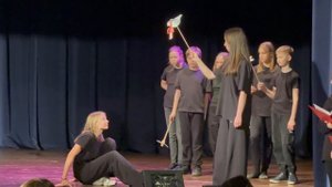 Театральная зарисовка "Зяблик и его друзья"