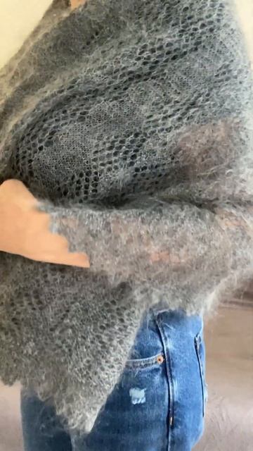 Пуховый палантин Зимний вариант. Козий пух хлопок. Ручная работа. 3500 р. #shortsvideo #подарки смотреть онлайн