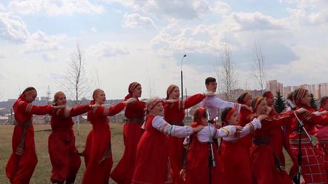 Тараторка - Хор русской песни "Виноград" смотреть онлайн