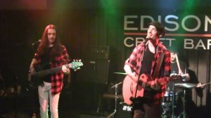 Василий Уриевский   На улице дождь