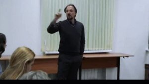 Итальянец рассказал как петь на проценты.