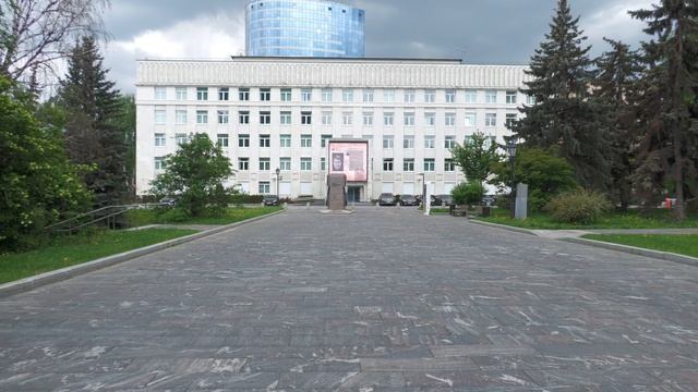Москва вживую! Прогулка по улицам столицы — ощути ритм русской жизни прямо сейчас!