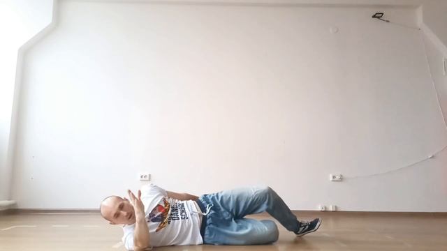 Уроки БРЕЙК-ДАНСА. Связка движений нижнего уровня Floor rock | декабрьский марафон 2023 #22 смотреть онлайн