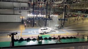Краш-тест автомобилей Chery Tiggo 9 в лаборатории по тестир?