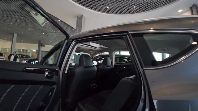 Бюджетный китайский автомобиль Livan х 3 pro  против Лада В