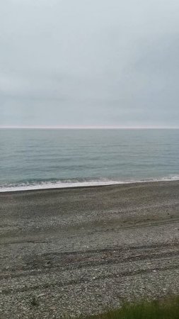Прекрасное, но ещё холодное Чёрное море!)