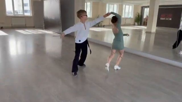 Тренировка, самба. Стефания и Кирилл смотреть онлайн