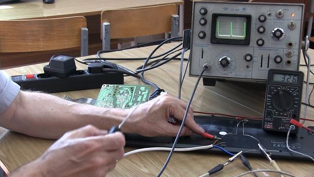 лекция 405 Демонстрация работы мультивибратора на дини смотреть онлайн