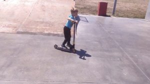 Самокат Rush Action. Яромир делает тест драйв самоката. Пер?