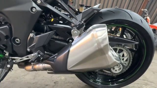 Kawasaki Z1000 компания FreshmotoPRO смотреть онлайн