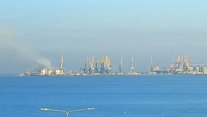 Кадры первых 15 минут ЧП в Бердянске в ускоренном режим