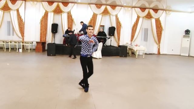 Лезгинка на день рождении, для родственников за границей смотреть онлайн