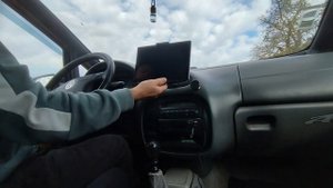 Универсальный автомобильный держатель для планшета: ?