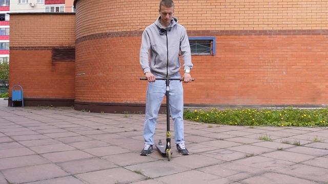 Как сделать TailWhip на самокате?/ видеоурок смотреть онлайн