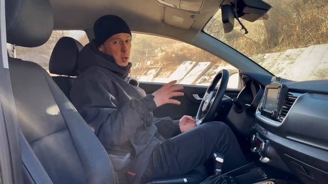 Обзор на KIA STONIC 2020 самый компактный кроссовер. смотреть онлайн