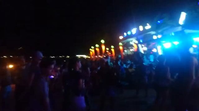 Ночная тусовка на пляже Чавенг, о. Самуи, Таиланд.   Pool Bar.