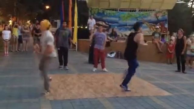 Уличные танцы. Анапа. смотреть онлайн