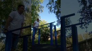Подтягивания, брусья и жим штанги