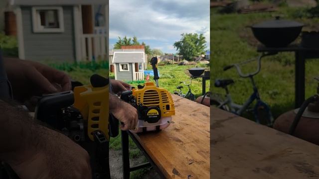 Один дома. Купил триммер бензиновый. Жарю мясо только ? смотреть онлайн