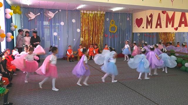 танец Бабочек в детском саду смотреть онлайн