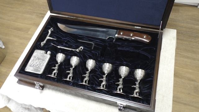 Набор Настоящего мужчины. Открытие выставки СЛОН и К